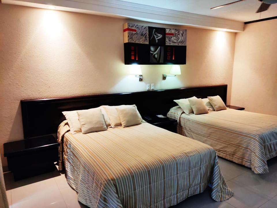 Hotel Mary Celaya Celaya  Ngoại thất bức ảnh