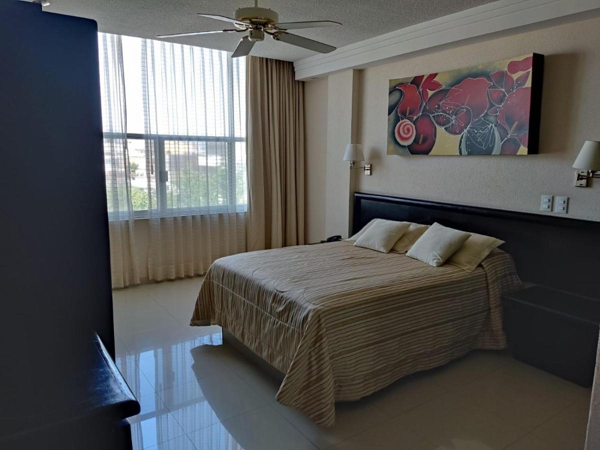 Hotel Mary Celaya Celaya  Ngoại thất bức ảnh