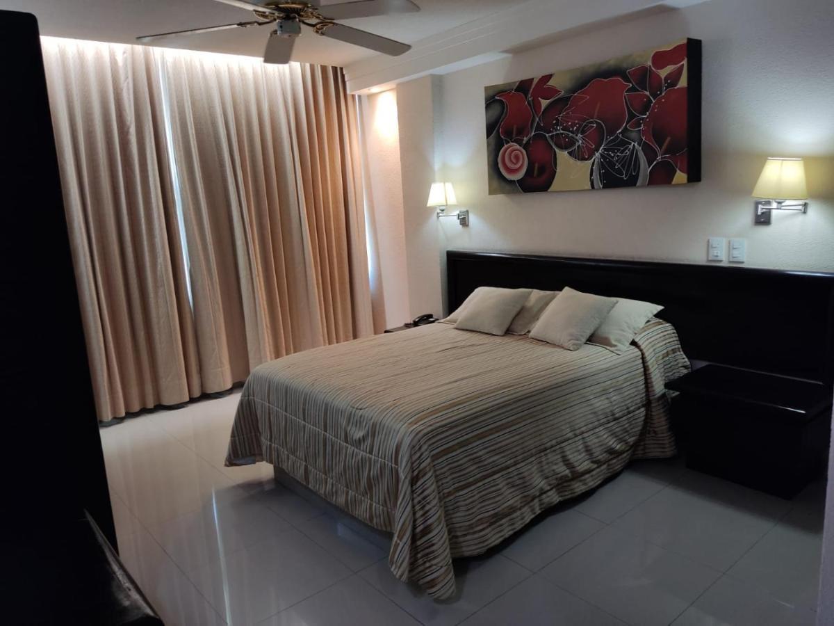 Hotel Mary Celaya Celaya  Ngoại thất bức ảnh