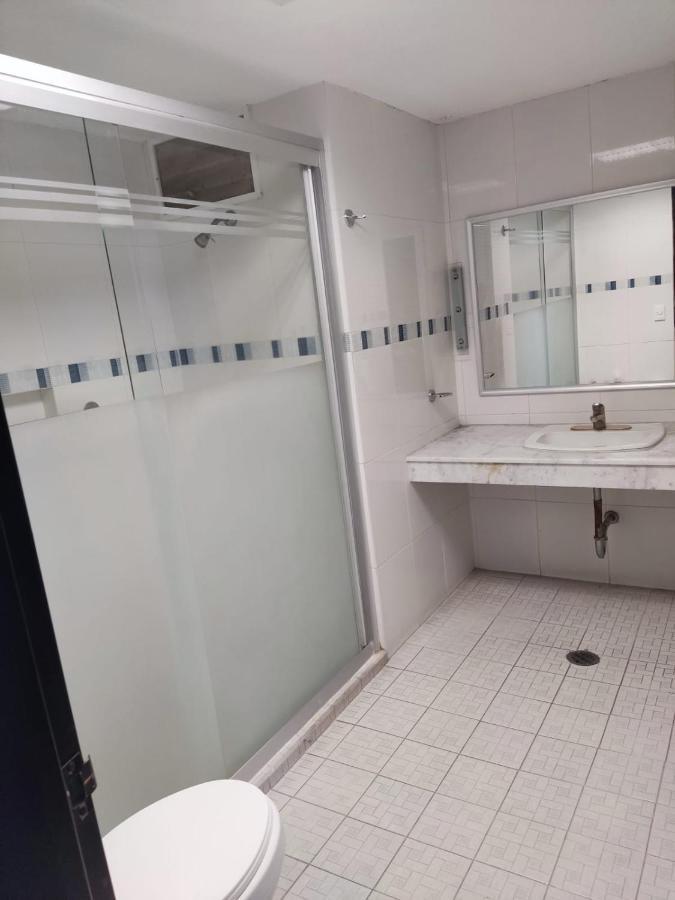 Hotel Mary Celaya Celaya  Ngoại thất bức ảnh