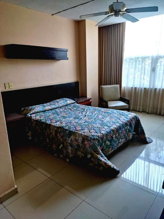Hotel Mary Celaya Celaya  Ngoại thất bức ảnh
